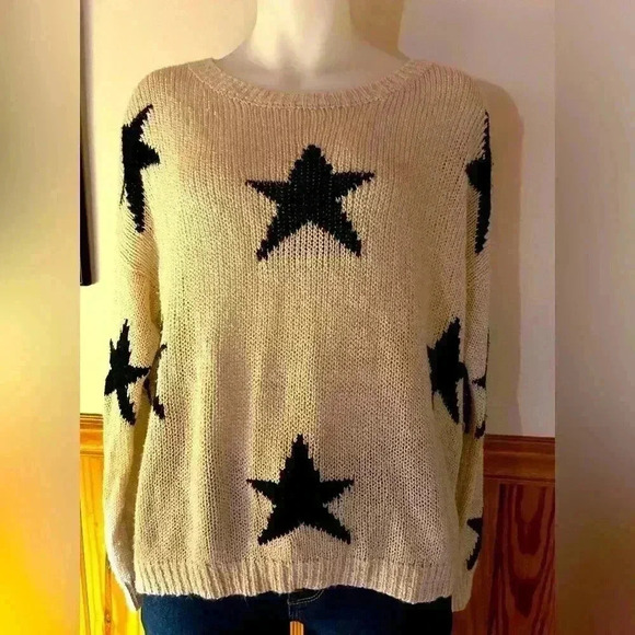 Stars ⭐️ sz S cream and black sweater with stars ⭐️, patriotic, trendy - Picture 2 of 5